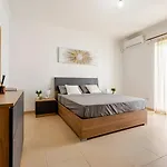 Luxury 3br Penthouse - Jacuzzi & Seaview Apartment *