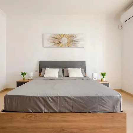 Sea View Jacuzzi Penthouse Near St Julians By Mr Homes *