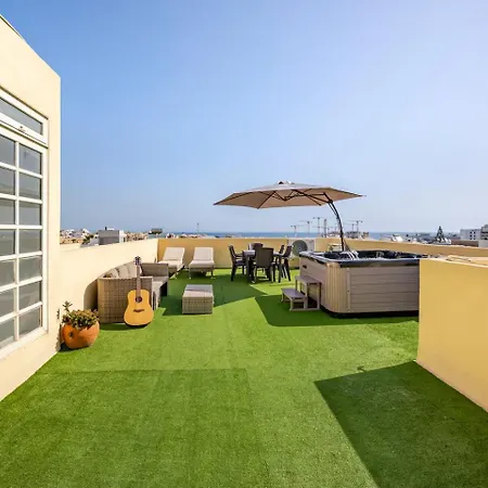 Sea View Jacuzzi Penthouse Near St Julians By Mr Homes *