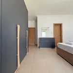 Luxury 3br Penthouse - Jacuzzi & Seaview דירה Is-Swieqi
