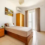 Luxury 3br Penthouse - Jacuzzi & Seaview דירה