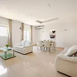 Luxury 3br Penthouse - Jacuzzi & Seaview דירה *