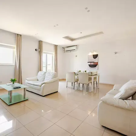 Seaview Jacuzzi 3br Penthouse شقة *