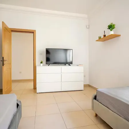 Sea View Jacuzzi Penthouse Near St Julians By Mr Homes דירה *