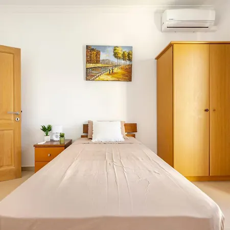 Seaview Jacuzzi 3br Penthouse Is-Swieqi