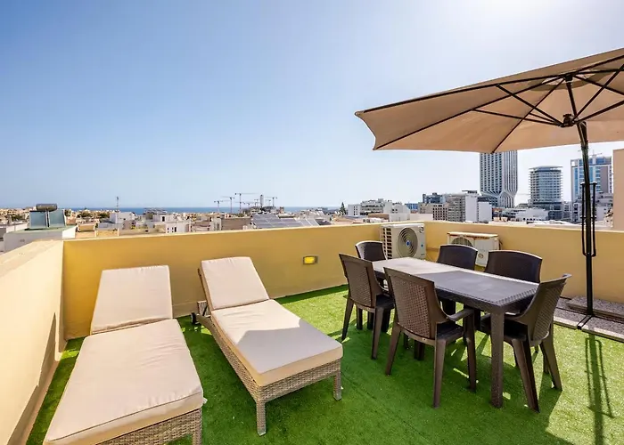 Luxury 3br Penthouse - Jacuzzi & Seaview *