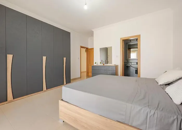 Seaview Jacuzzi 3br Penthouse Апартаменты